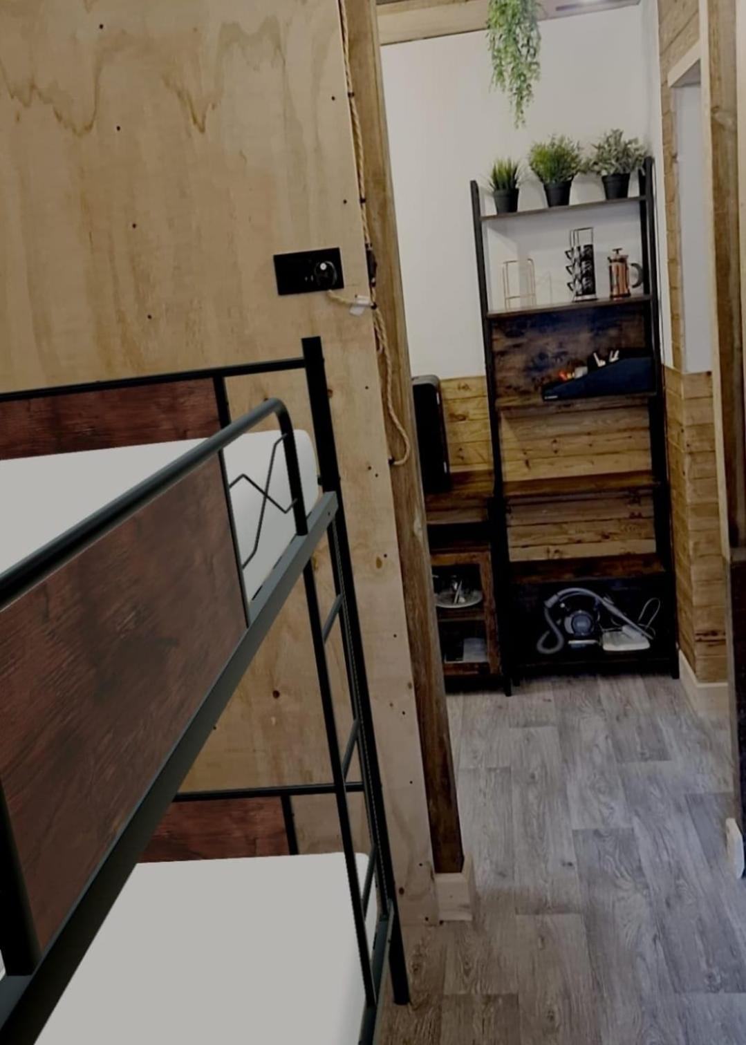 Two-Bedroom Cosy Country Lodge With Private Patio Greenhithe Eksteriør bilde