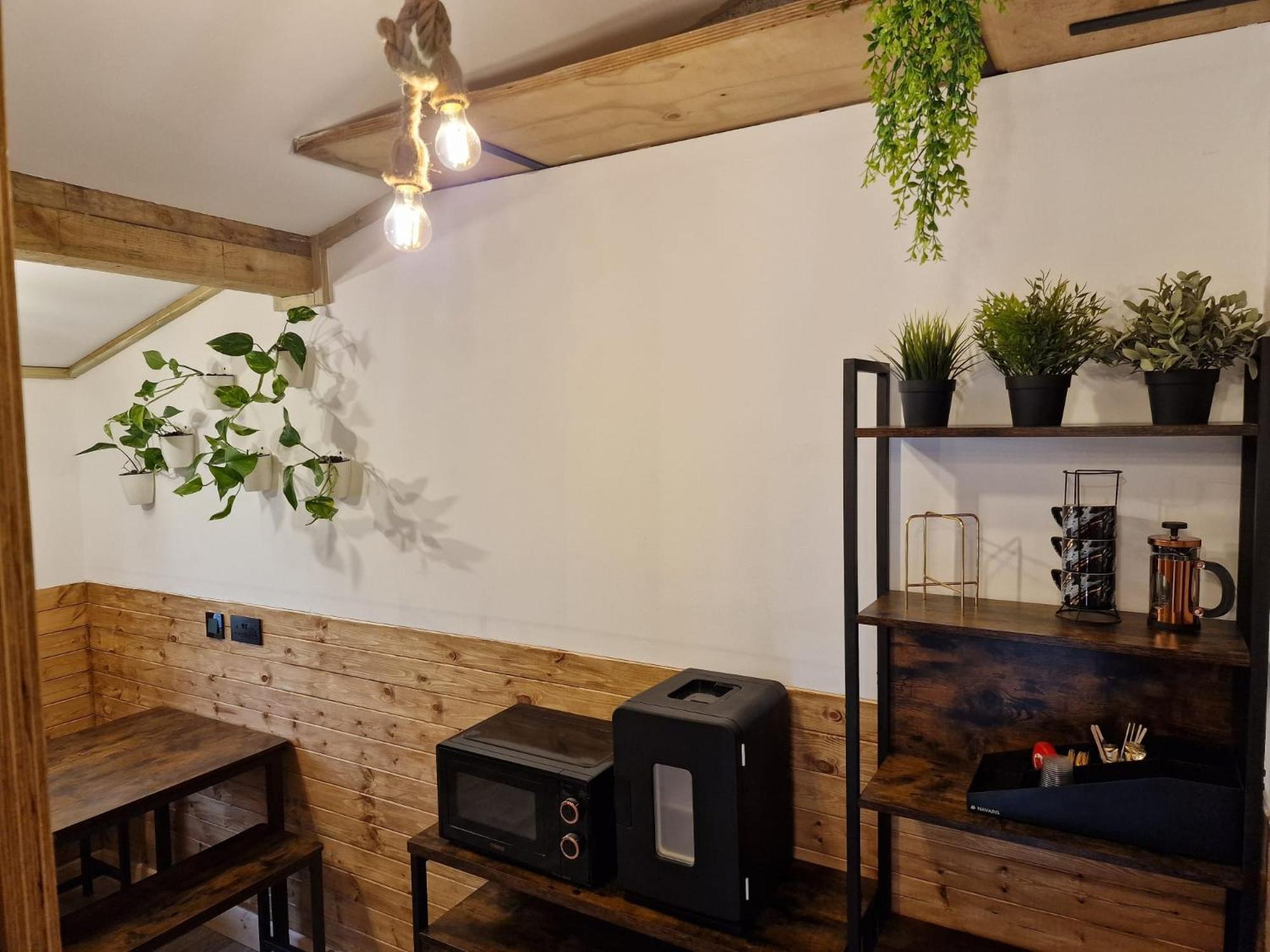 Two-Bedroom Cosy Country Lodge With Private Patio Greenhithe Eksteriør bilde