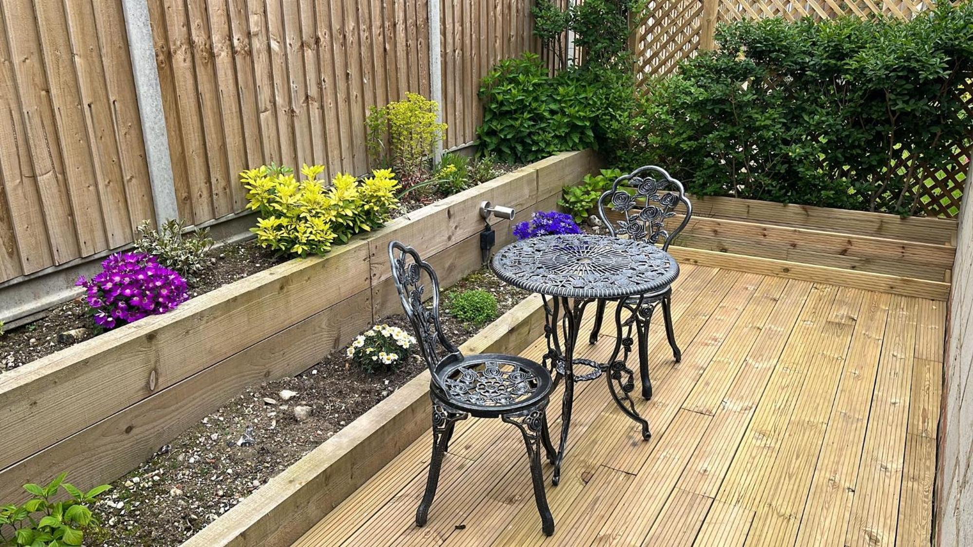 Two-Bedroom Cosy Country Lodge With Private Patio Greenhithe Eksteriør bilde