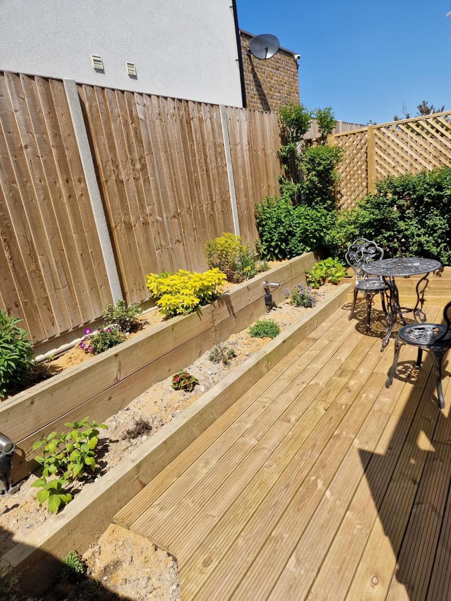 Two-Bedroom Cosy Country Lodge With Private Patio Greenhithe Eksteriør bilde